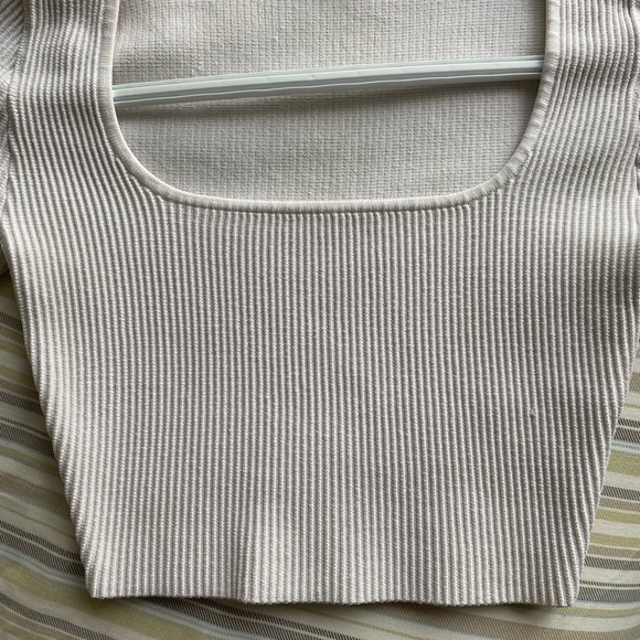 ARITZIA BABATON SCUPLT KNIT SAUARE NECK TOP - Picture 7 of 8